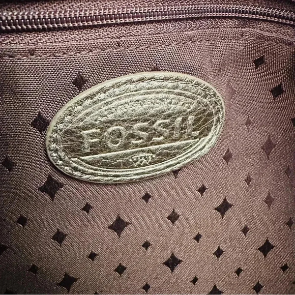 Fossil Leather Metallic Crossbody Bag - Picture 11 of 12